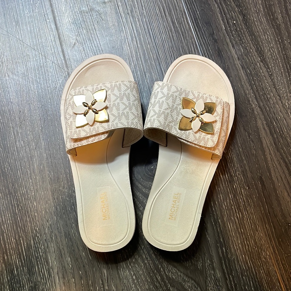 Michael kors slides
